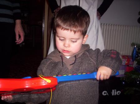chouette une guitare.